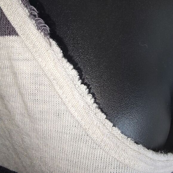 Free People Upstate Striped V-neck Tee Shirt Top Size Medium - Picture 5 of 6